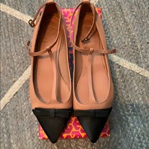 Tory Burch 9.5 brown and black flats